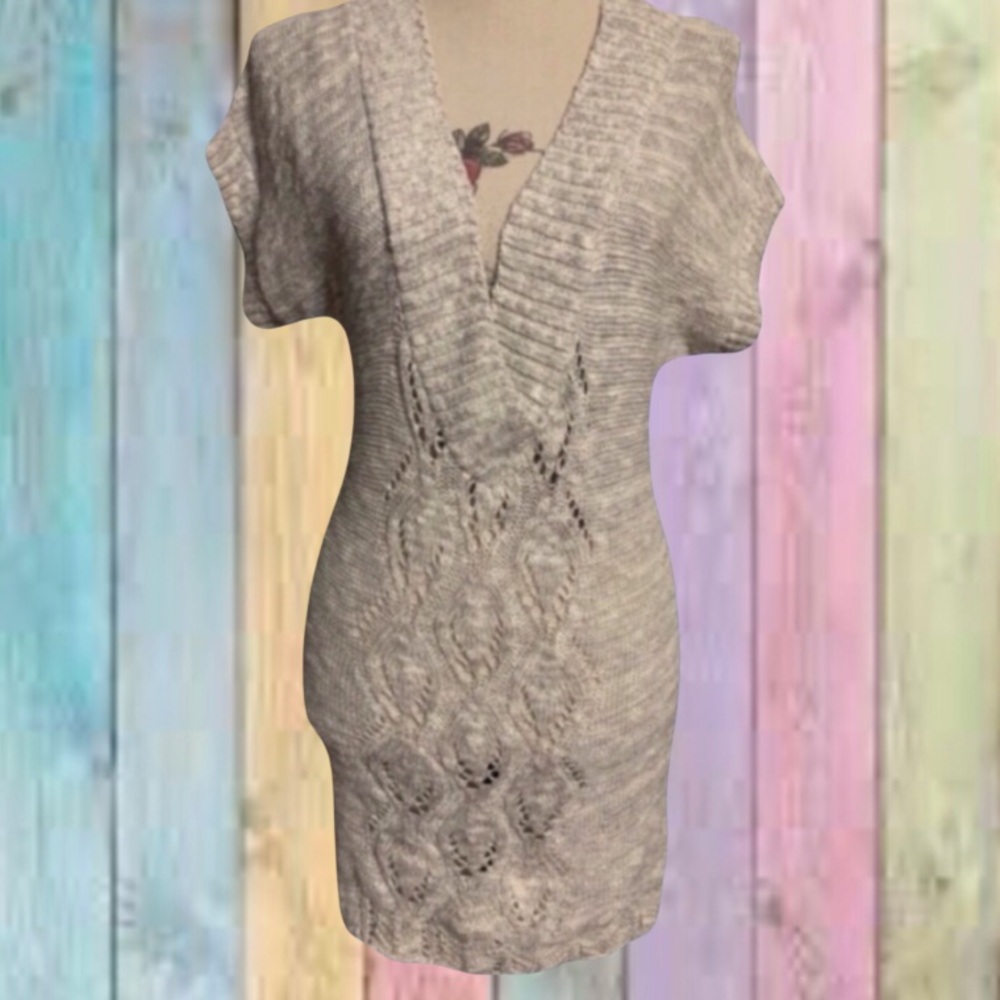 Dots Light Gray White Blend Deep V Crochet Knit Sweater Tunic Top NWT